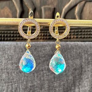 Gorgeous crystal earring. One of a kind.